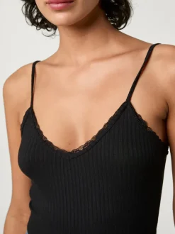 Rouje Tops></noscript>Top LIO Noir